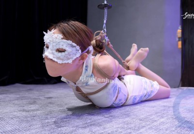 【锁炼原创】旗袍肉丝袜女孩的超紧直臂驷马放置胶布封嘴挣扎