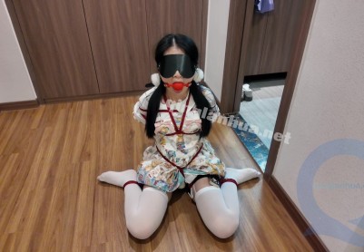 【臭脚妹妹】【R计划2·0】金主爸爸现场体验，使用钞能力拉满难度buff，臭脚妹妹在不同姿势下挑战任务