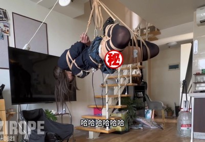 【野子绳社】自缚小课堂第四集｜过膝黑丝JK装的日式分腿吊缚，电击td大腿乱颤～