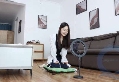 【得意客】【绝美新人】《直播陷阱》清纯系绝美新人模特青辞，叼着自己的原味白袜在做直播！小家伙，你掉进陷阱了！