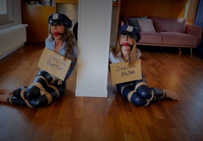 【Alba】Portia police women