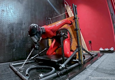【鹿角与猫爪】大型拘束刑具——一体式脚手木枷，铁链拉拽马具充气口塞，极限姿势充气口刚塞前后夹击，全程撅着屁股震动强高，防毒面具+迷你呼吸袋极限呼控