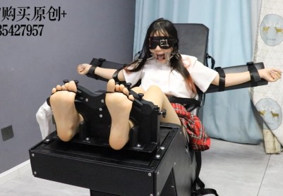 【咕咕原创】重型痒刑床TK：欧美同款百斤以上重刑床，脚底嫩肉被迫舒展开，蜷缩脚趾的能力都没有！足底完全开发！白袜/裸足都有！
