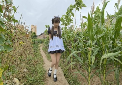 【FXX】【ZENTAI女仆】奇妙的旅途 路上车来车往 旁边路过的车会不会看到后排被绑上的女仆 欧式直臂 并腿 驷马 远程内置TD 野外露出