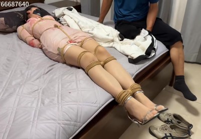 【金宝工作室】《捆绑逃脱赌局》