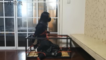 【一只萌熊】坐在电动木马上的直臂固定自缚