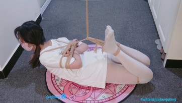 【倔强】伊伊驷马吊震 自己各种抚摸 玩的很嗨