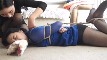 【逍遥】三个大美妞极限束缚堵嘴游戏