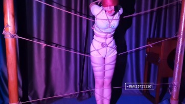 【一绳所爱】小花影五花捆绑在柱子中间玩弄 (上)