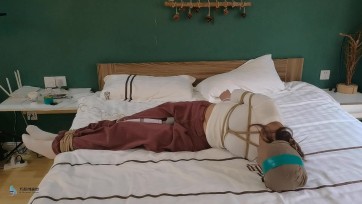 【JS】【欣妍】《TJ女贼》女贼入室偷窃被变态房主抓住囚禁/恋足/棒棒刺激GC/丝袜套头/驷马