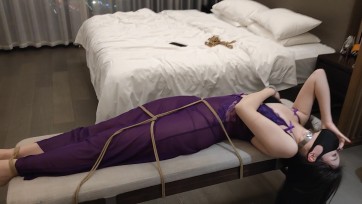 【随心原创】杨蕊 紫纱衣丁字裤 凳子上固定的鱼 弹性十足的打屁股