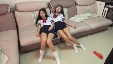 【一往情深】恶毒夫妻之《被玩弄贩卖的两学妹》