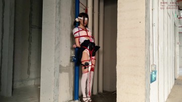 【尤美加奈】废墟续作！双马尾白丝JK被羞耻调教 强制走绳+郊狼+小黑屋蒙眼股绳TD棒棒强高+放置