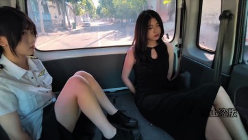 【鑫鑫工作室】新模特瑶瑶被逮捕后，因涉嫌在咖啡厅给客人下药导致其死亡而被审问。她起初否认罪行，试图辩解，但指出她因擅自下药且药量过大导致客人死亡，判处死刑。王红梅被介绍...