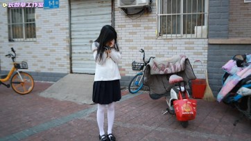 【长颜草】白丝水手服前缚手td白天外出 逛街逛商场 与路人等红绿灯面面相嘘 解押式捆绑外出羞耻性拉满