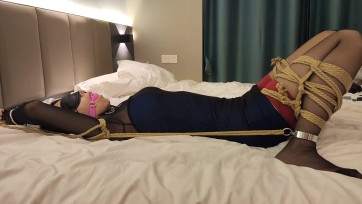 【素人原创】美腿模特小玉蓝色连衣裙吊带袜酒店约调