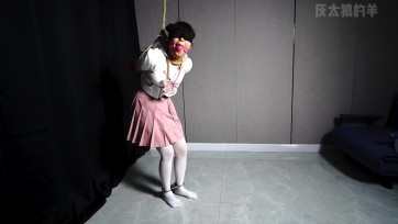 【灰太狼的羊】女大学生初次吊缚惨遭调教折磨