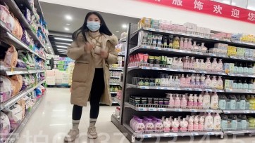 【王宁】戴口球逛超市