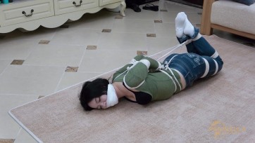 【半岛束艺台】Hogtie 和 Balltie 哪個更難掙脫 第, 第 1 部分 - Hogtied