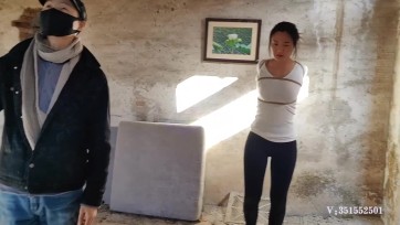 【一绳所爱】紫涵欧式紧缚参观老房子