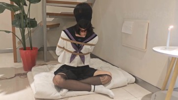【乐鱼】椅子缚 撕黑丝 蒙眼 滴蜡 电击鞭子
