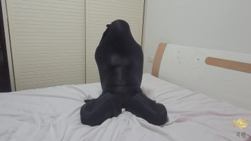 【可视】沙漠艺术展示，先套袋，再感官征服。什么是斯德摩尔综合征，来欣赏