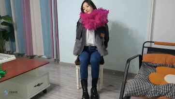 【JS】【哈妮】《羽毛围巾》女孩被骗入束缚公司拍摄
