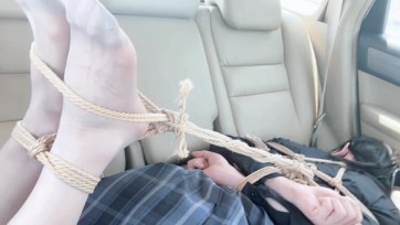 【冥想原创】驷马开车带到公园里玩，全身紧缚在人来人往的公园里穿行。一开始还会紧张，慢慢突破心理极限