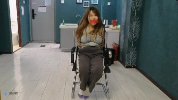【JS】【丁诗妮 】《脱困9》美女家中遇劫持被捆绑堵嘴自救