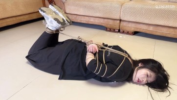 【龙飞绳艺】女老板拖欠我们农民工的工资，潜伏到他的家里面，等他回来把她迷晕，BD 逼问要我们的血汗钱