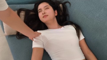 【禾一原创】（昏迷的小芮）小芮应聘模特 反被人贩子黑公司 迷晕 卖掉 气质超好！肤白貌美大长腿~