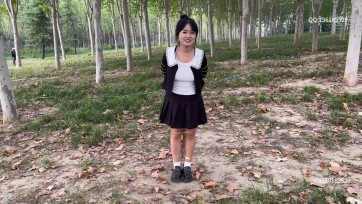 【龙飞绳艺】大学生新人 室外蹦跳 猜脑筋急转弯游戏 猜错有惩罚