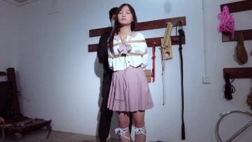 【晓鹿绳艺】【贪吃鬼逛超市】以前都是给妹妹白漂,抓来服役,带上各种玩具,贪吃鬼妹妹今天任务是在超市随便找个人给她解开绳子就算成功，当然一切都不会那么容易