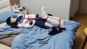 【小i原创】小伪娘挑战第三弹来了（紧缚放置30分钟）带字幕！！