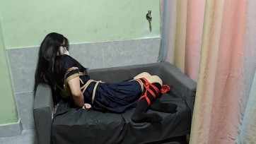 【云翎清风】18岁新模特首次试拍，清纯可爱，剧情是被绑法绑架后在线挣扎，最后成功挣脱