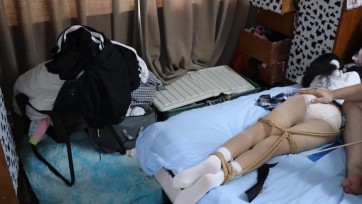 【荷仙少女】可爱的新女M出场，双马尾JK姑娘 一开始先试试水，想着别把她打哭了，tk挣扎屁股打的红红的 打的吱哇乱叫的颤抖 最后太重了结果还是哭了 没办法最后温柔的安抚就好了