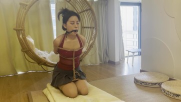【奥特曼】兼职学生妹 日式跪缚口球放置90分钟