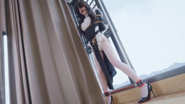【噗叽】《男娘驯养技术指南》身着白丝修女服束缚，腿部分开固定，屁股暴露在外，打屁股从轻到重，皮肤由白。吸气时绳子压迫敏感点，束缚感的双重刺激，第一次调教建立信任与发掘潜力