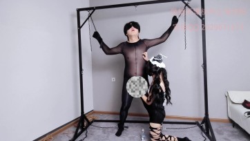 【雪宝日记】S雪回归，上课桌底玩弄私努，踩脸，足，脚，固定榨汁，小奴喷she