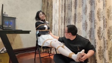 【枫叶工作室】小姐姐不听话怎么办？！那就挠哭她~