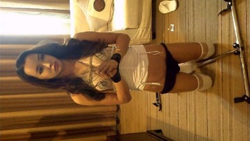 【西岭飘雪】最新模特豆豆——真实调教，内容丰富：炮架+尾巴+狗爬（好看的纹身）