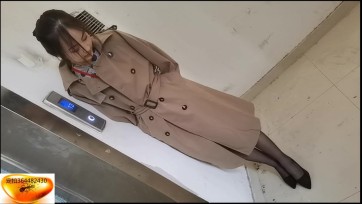 【绳舞飞扬】全网最惊艳的空姐紧缚日常户外 绝对惊艳的小撸视频！很多同好问我，绳模的日常工作是怎样的？股绳、棒棒、踮脚吊、紧缚户外 绳模就是这样炼成的