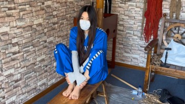 【扶摇摇】蓝衣女囚犯老虎凳镣铐