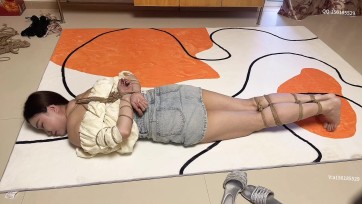 【龙飞绳艺】SP到强高 尖叫声让人内心无比的激动 五花捆绑 再来一个他最害怕的挠脚心 驷马捆绑继续tk