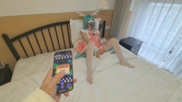 【FXX】【COS-瑶】瑶妹来解锁kiss toy突突更多玩法 继续体验两位数入潮 鸭子坐木马突突入潮 强制分腿入潮 跪立电击皮革头套呼控 昏迷了不要紧 G醒就行了