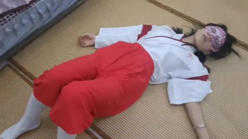 【新月原创】【琳媚】女巫高筒白袜 倒下拼命挣扎呻吟 直到昏厥