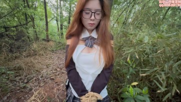 【比尔工作室】林间小茵捂晕调j玩弄! 罪恶尾随5迷路女大