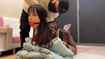 【冰悦原创】同好说为什么不全程带5.5口球紧缚拍摄 我想说能带上5.5口球已是极限 长时间带着下巴会脱臼 嘿嘿