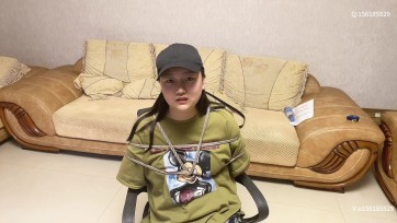 【龙飞绳艺】心灵访谈 捆绑起来问；关于绳子的问题，对绳子的用处 理解，被绑架会做些什么 脑子会想什么怎么办，怎么做等等好多问题，惩罚游戏
