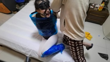 【高校联盟】够骚的大四学生蓝色膜全包 只能在洞口才进入一点点的空气 再用假J插出白浆爽上天 谁能拒绝被拘束全包的小物体 最后我也没忍住